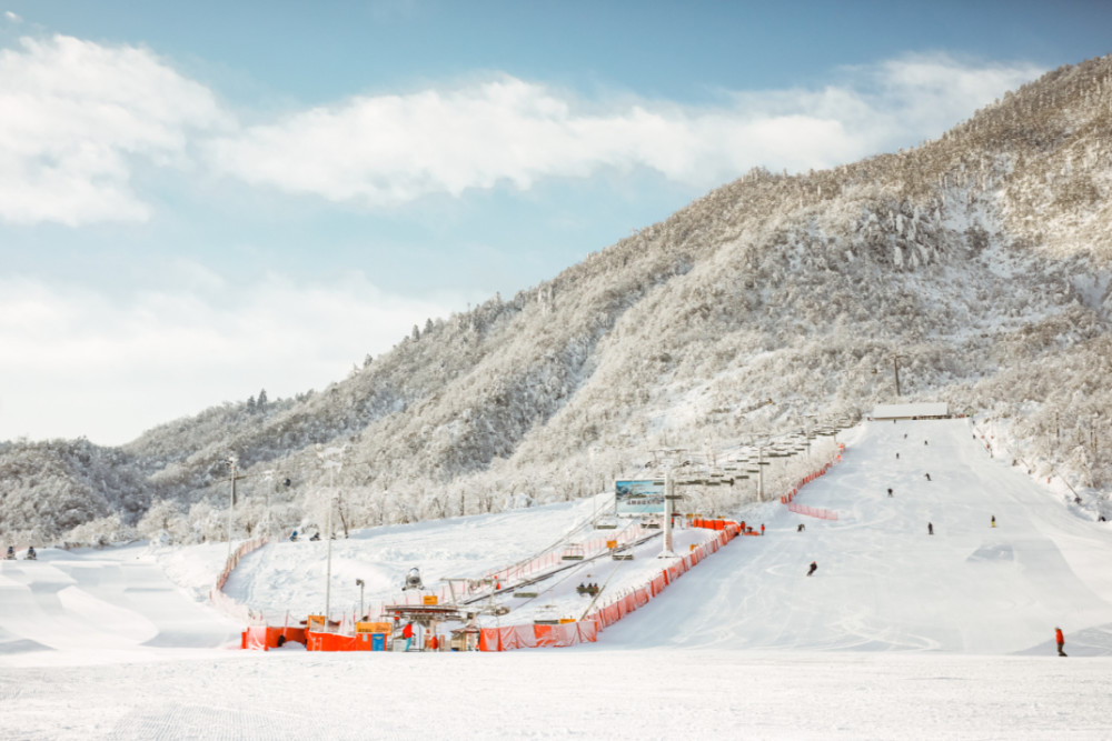 成都一滑雪場火了去成都打卡谷愛凌同款滑雪場