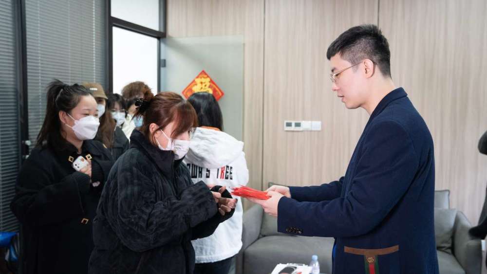 电饭煲焗鸡腿的做法年报雨潇起航不慎员工商店即将提前
