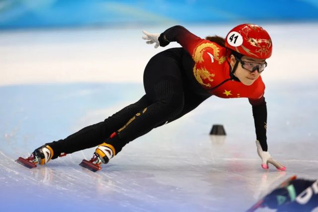 短道速滑女子3000米接力中国队晋级决赛