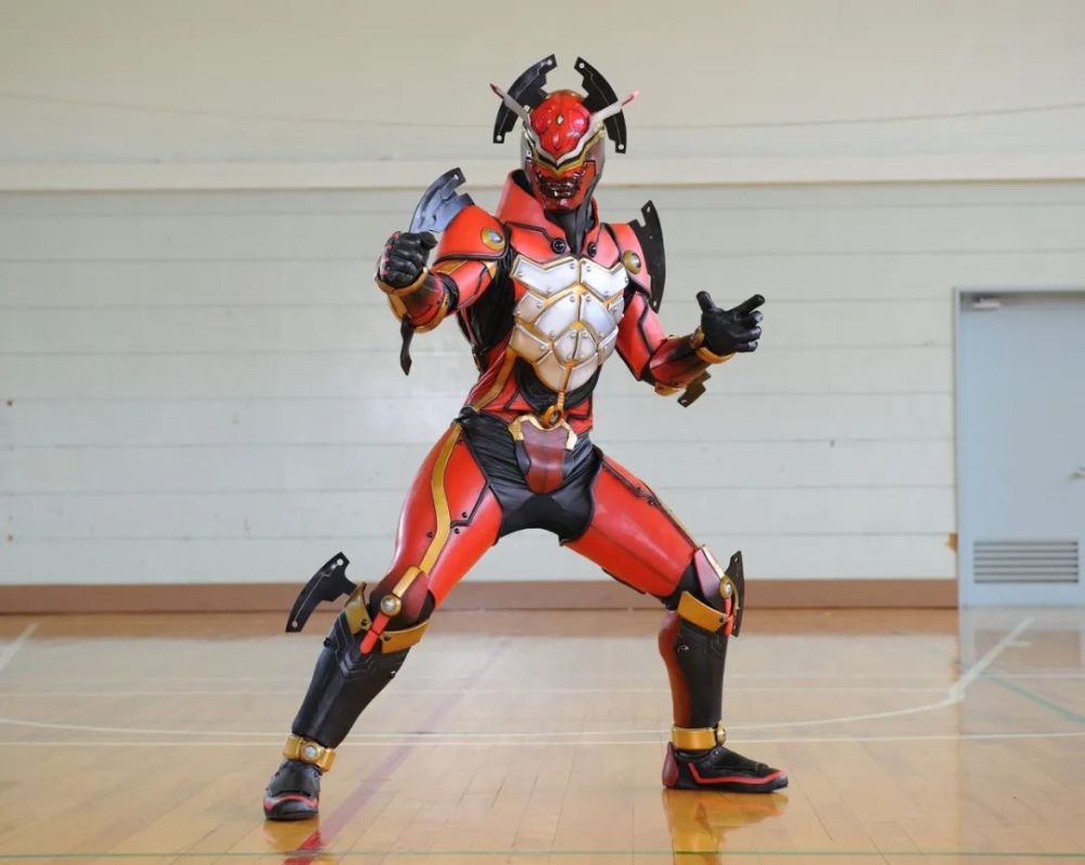 汇总假面骑士fourze中的超新星怪人写照-慧敏星运