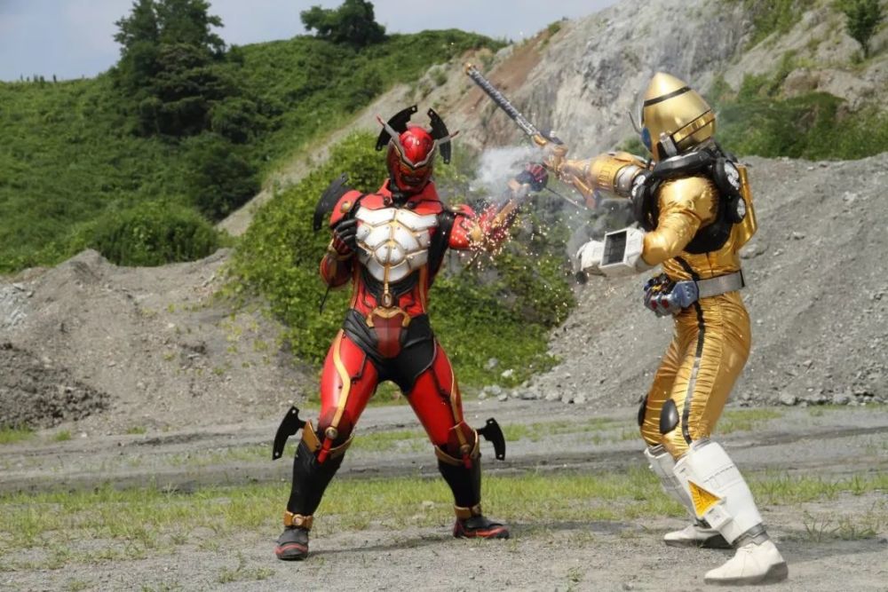 汇总假面骑士fourze中的超新星怪人写照-慧敏星运