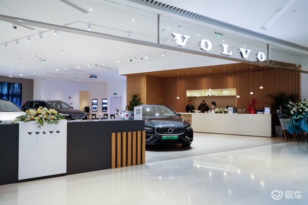 打卡魔都沃尔沃晶耀前滩体验店 解读沃尔沃t8直售模式_腾讯新闻