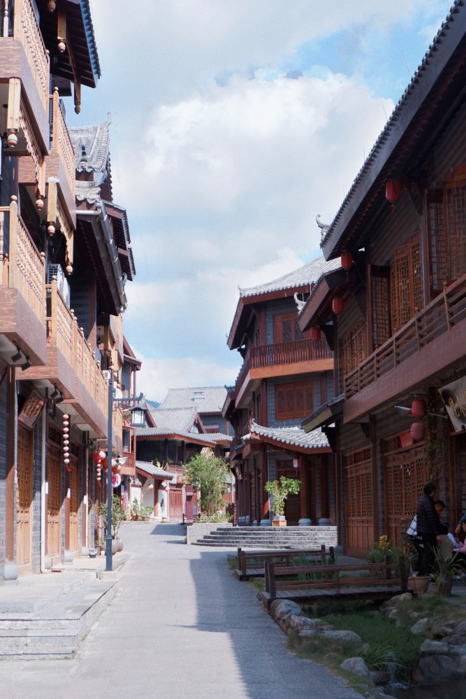 云南重建茶马旅游古城,连接千年茶马古道,再现繁荣商业街