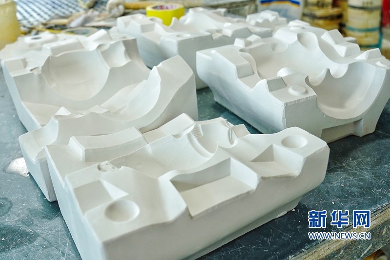 陶瓷版"冰墩墩""雪容融"诞生记【组图】_腾讯新闻