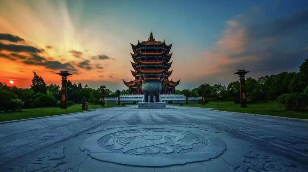 但自1987年复建至今,30多年过去了,富乐山风景区已略显"老态"——作为