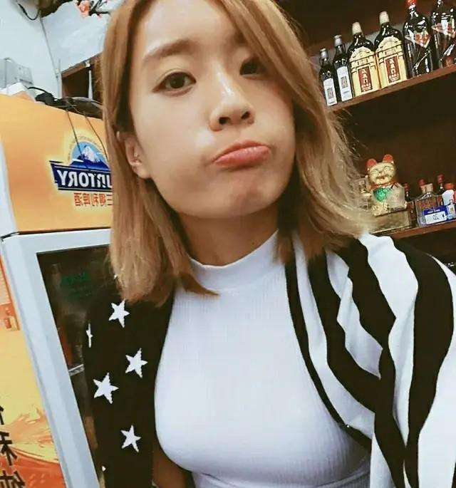 被贾秀全放弃的唐佳丽,娄佳慧为何成夺冠功臣?女足泪水给出答案