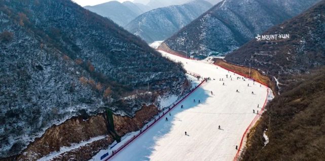 云丘山滑雪场多大图片