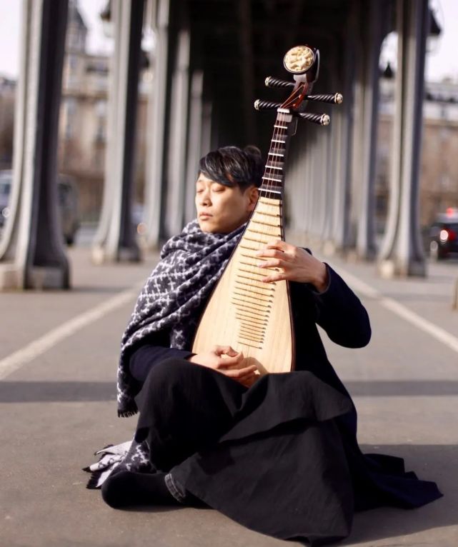 总冠军得主出生于音乐世家,六岁习琴,师从何树凤,何树英,董亚,张祖培