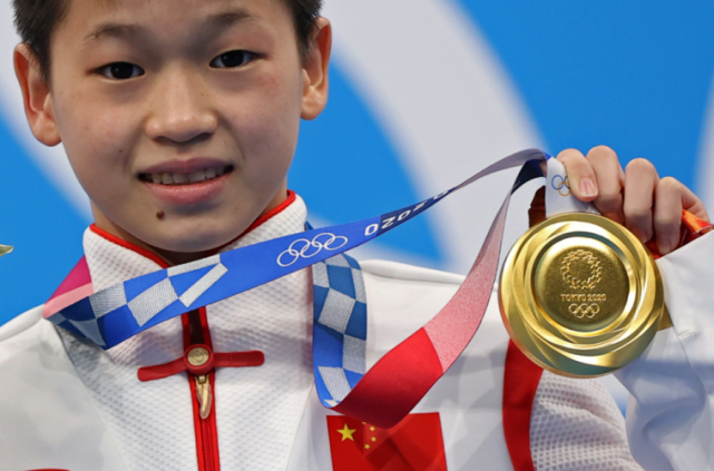 全红婵被捧上神坛后家中大门紧闭得知真相后为什么网友怒了呢