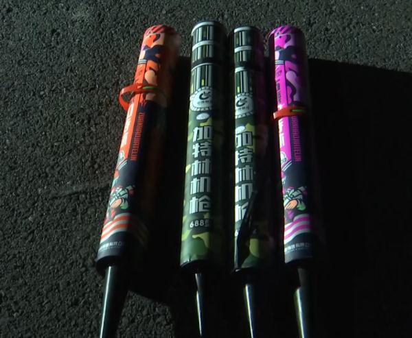 贵州省安顺消防救援支队展开了实验为了验证网红加特林烟花的安全性据