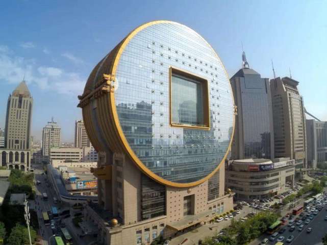 东北一知名奇葩建筑因独特造型起名方圆大厦很是好看