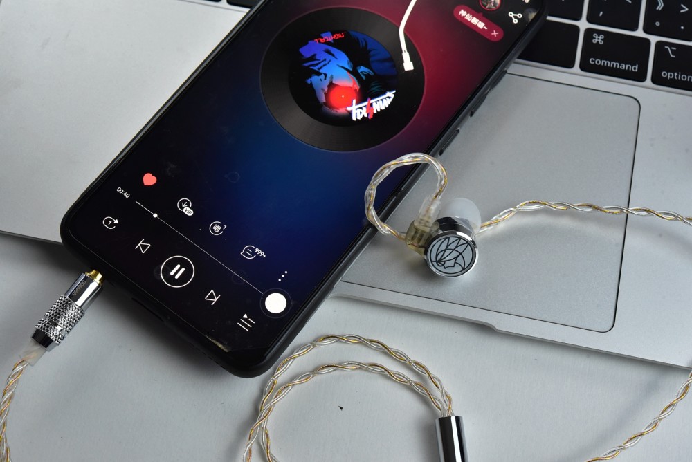 当耳机拥有水晶般的解析是好是坏它让华为mate30像hifi手机