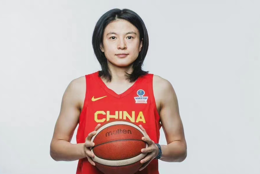 中国女篮明星后卫被狠心放弃,新帅郑薇不留情面_腾讯新闻