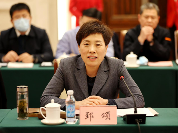 区委副书记,区政府代区长程学峰,济南能源集团党委书记,董事长潘世英