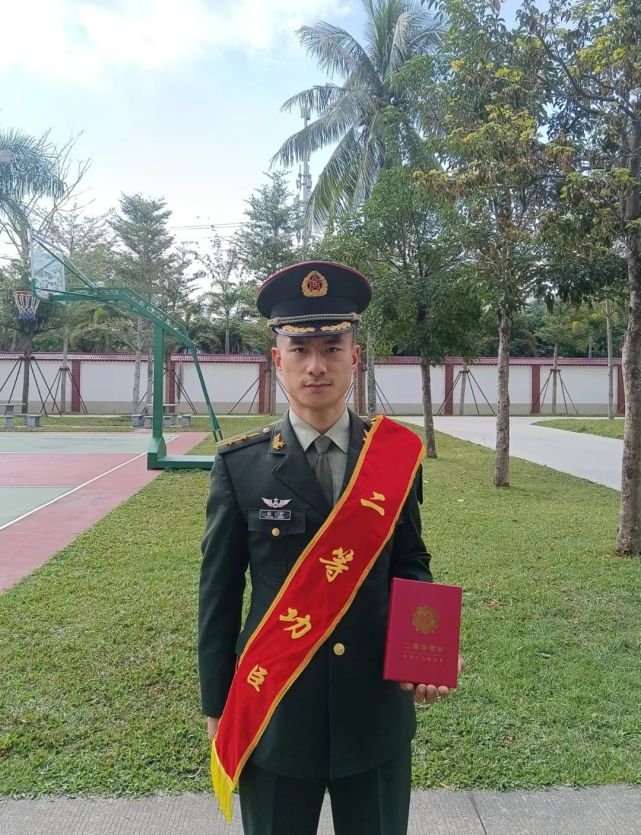 中尉救人,荣立二等功!|中尉|程龙|南部战区