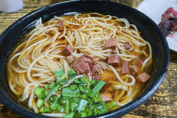 二:获嘉饸饹条推荐理由:原阳凉粉是新乡原阳县的一道特色小吃,采用的