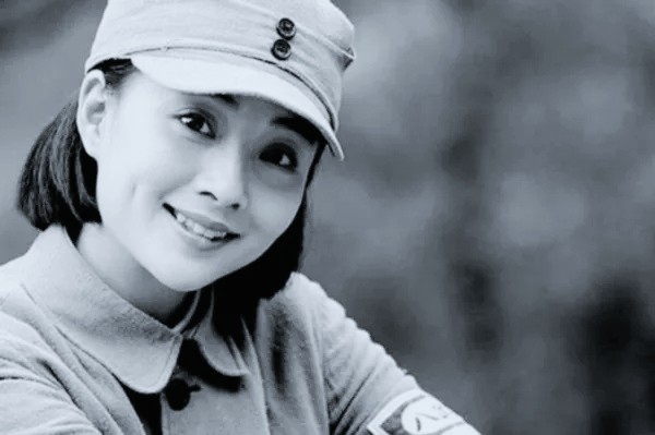 顺风顺水的殷桃一毕业就与高希希导演合作了《历史的天空》,在剧里面
