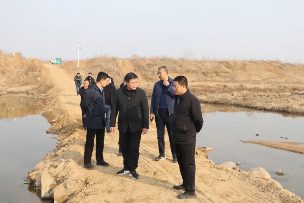 姜俊刚到龙都街道开展巡河工作