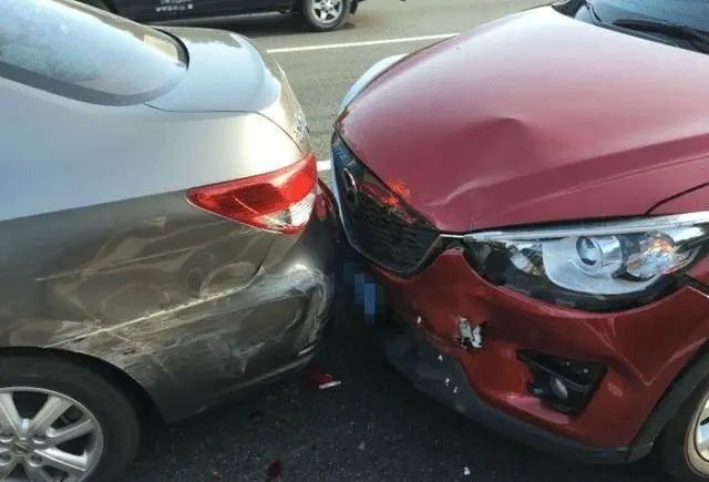 正月初七诸暨一司机疲劳驾驶导致高速追尾