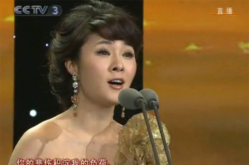 罗菲:多次在春晚上表演,原是一代歌星,却被金钱迷惑进入监狱插图