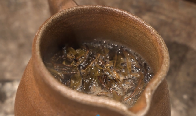 【推荐】彝族烤茶——糊米罐罐茶!