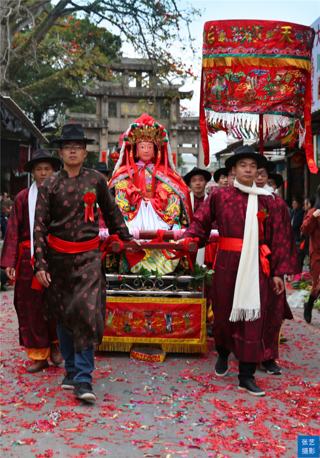 营(迎)老爷是广东省潮汕地区的民俗祭祀文化活动,潮汕人称神仙为老爷