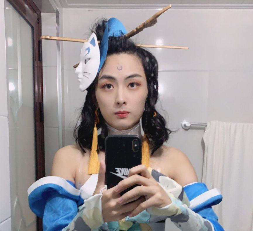 要cos女英雄比肩赖神,或cos露娜娜可露露_腾讯新闻