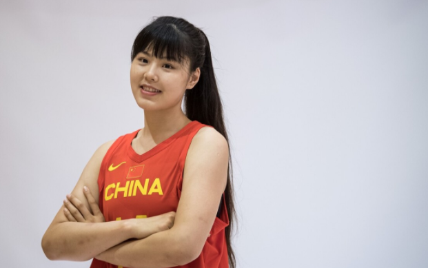 女篮虐尼日利亚李月汝韩旭成杀器李梦主导外线全队三分神准
