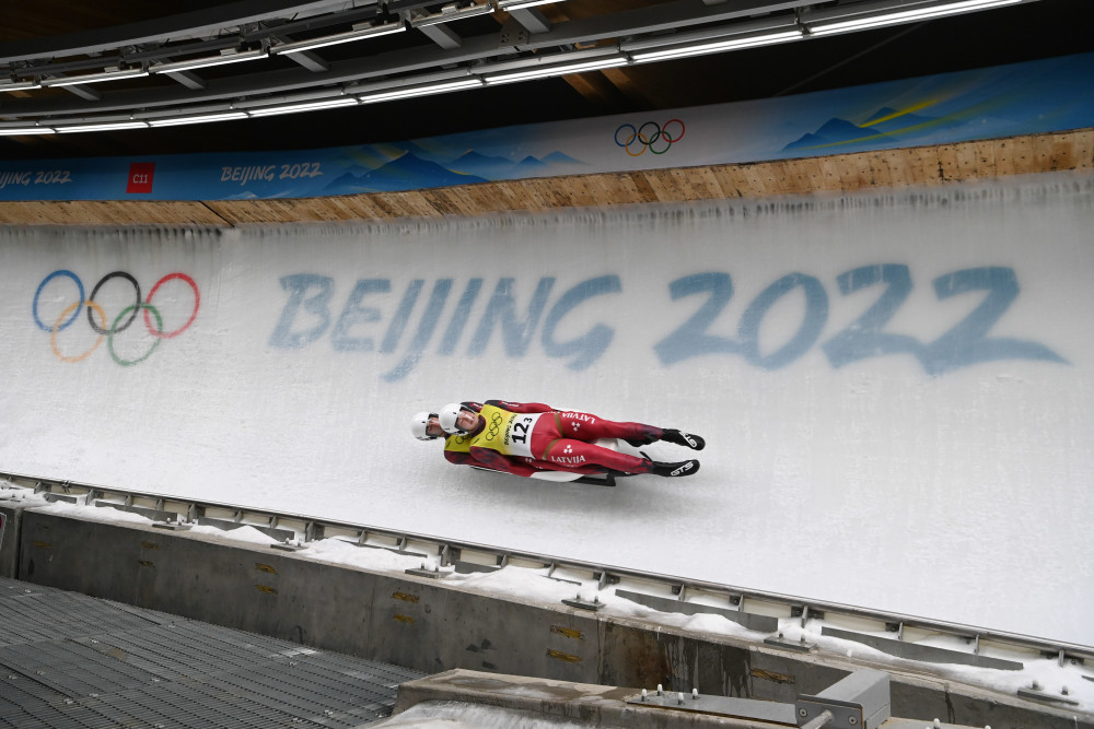 北京冬奥会雪橇团体接力赛赛况