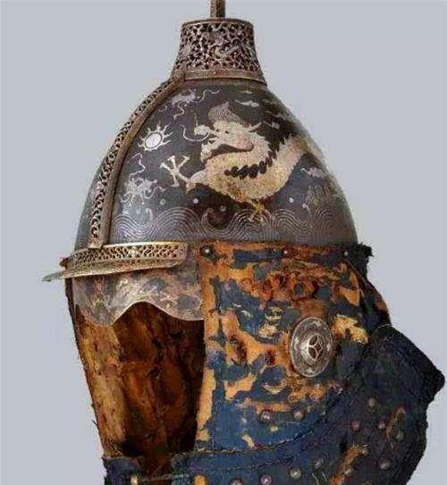 古代将军头盔上为何有个尖到底有什么用古人智慧令人折服