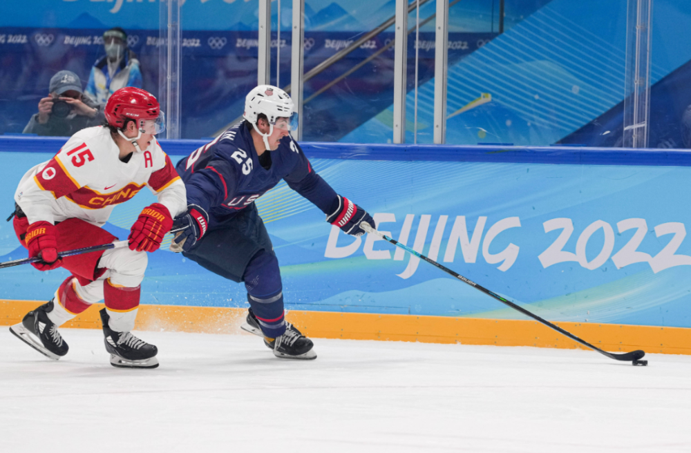 中国男子冰球冬奥会首秀队长叶劲光发文让世界记得我们来过