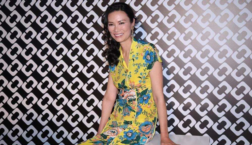 邓文迪:靠三段婚姻逆袭人生,和默多克离婚后,她自己已成豪门_腾讯新闻
