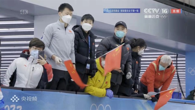 女子鋼架雪車第三輪,第四輪比賽將在明天(12日)晚上進行,祝中國隊兩位