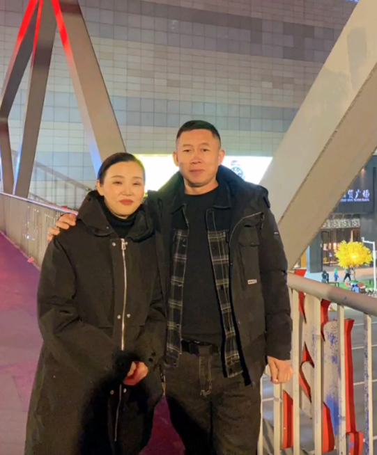 孙海洋回忆过去发百字文章感慨令人泪目被称新时代的散文家