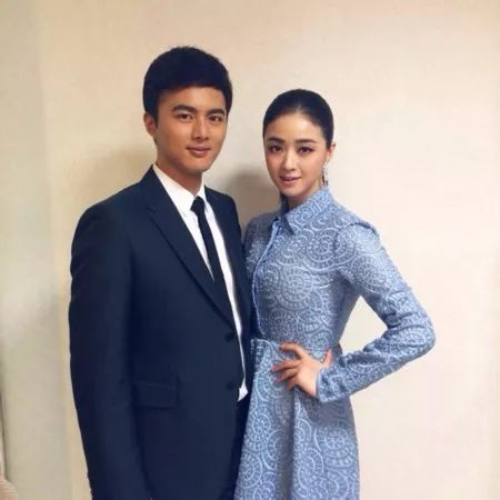 知否如兰新剧开播33岁演18无压力和蒋欣前男友谈恋爱
