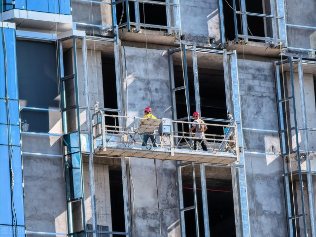 1,年满18周岁且符合相关工种规定的年龄要求;建筑施工特种作业操作