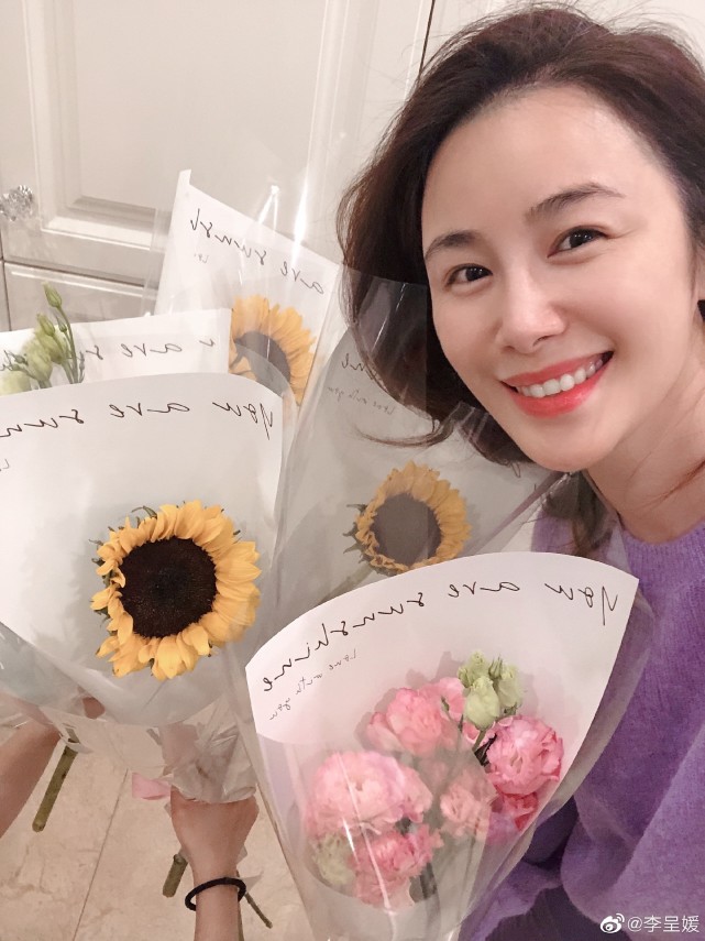 陪其报名武术会馆,5岁囡囡长相似李呈媛|囡囡|导演|李小冉|鄢颇