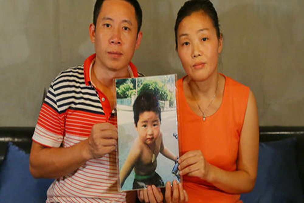 泪目亲爱的原型孙海洋14年艰辛寻子路一家五口终团聚