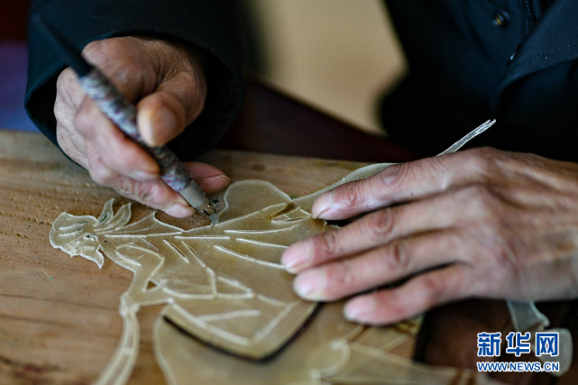 年味里的非遗丨青海化隆的这支皮影剧团"皮"出了新花样