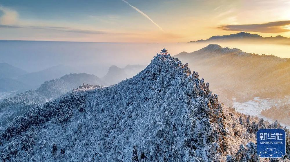雪霁大别山安徽霍山