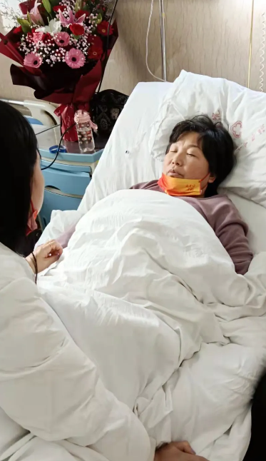 杜新枝又住田静所在医院?指责姚威不探望自己,网友:阴魂不散