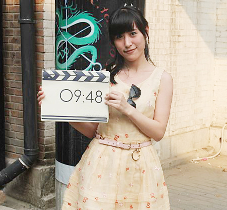 那一年,赵玉芳13岁,还是个孩子,自从父母离婚后,她一直跟着母亲生活