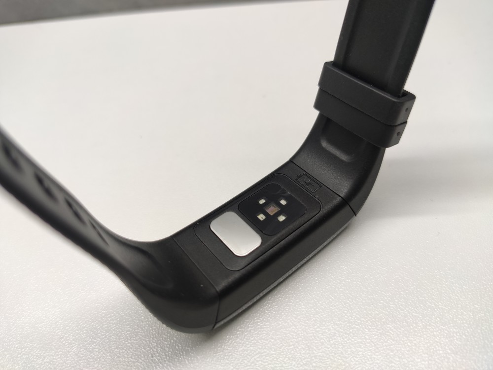 didoy1智能手环为父母添一位私人健康管家