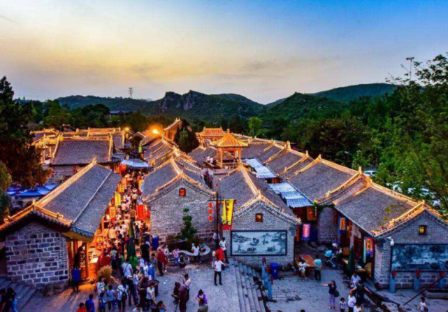 耗资6亿建成,还受到了"央视"点赞|河南|桑园小镇|人造古镇|旅游景区