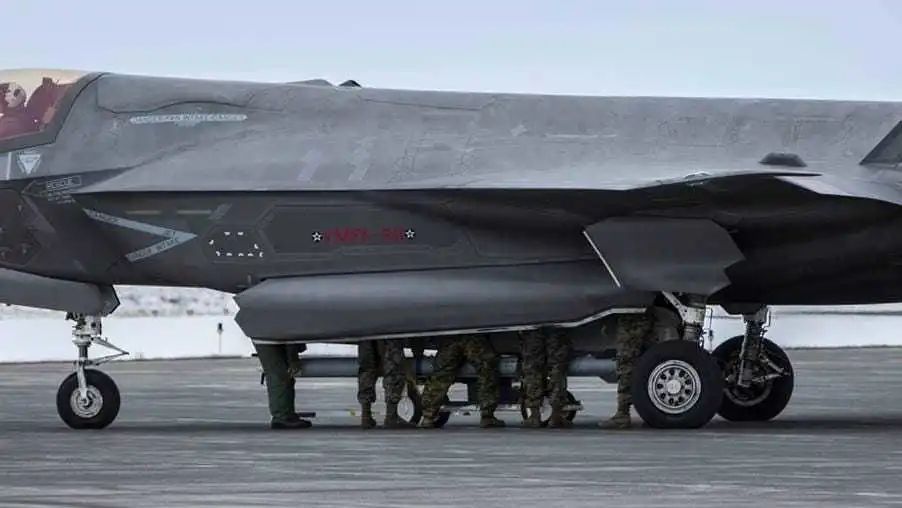 美军发现f35致命缺陷腿短打不到中国派陆战队紧急造临时机场