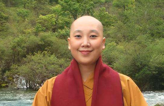 "青藏高原"李娜:力压韩红,巅峰时出家为尼,现在情况怎样?插图31