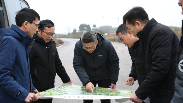 县委书记尹哲强调:加快推进重大项目建设 加强国有资产管理 让改革