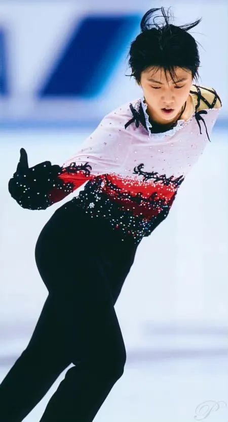 羽生结弦上场!他那些绝美的冰上服装大起底!插图4