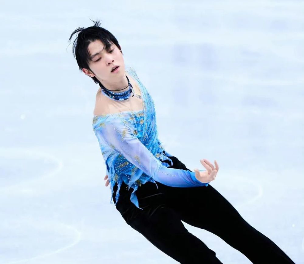 羽生结弦上场!他那些绝美的冰上服装大起底!插图63