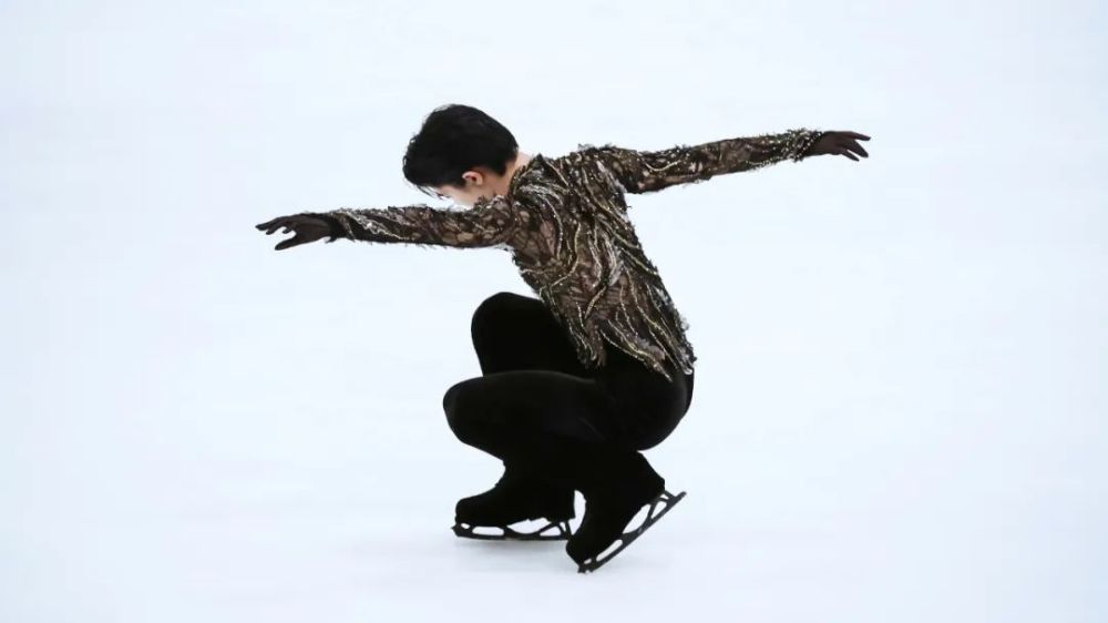 羽生結弦上場他那些絕美的冰上服裝大起底